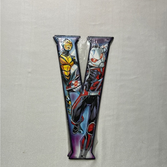 New Marvel Metal Letter V with Avengers Design NIP NOS Factory Sealed - Picture 10 of 10